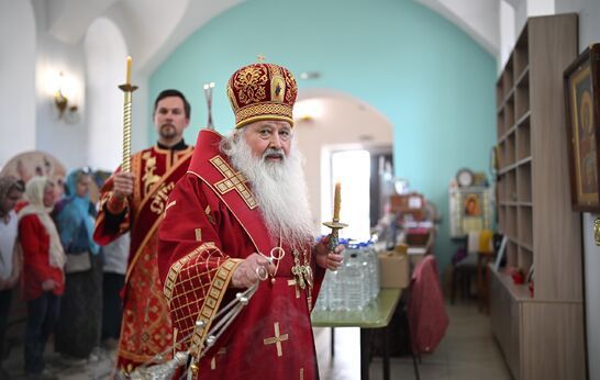 Архиерейское Богослужение в храме Сретения Господня в первый день Фестиваля «Традиции Святой Руси».