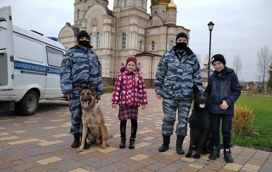 4 ноября на территории Духовно-Православного центра «Вятский Посад» состоялось широкое праздничное мероприятие, посвященное Дню народного единства и празднику Казанской иконы Божьей Матери «В единстве народа – единство страны!».
