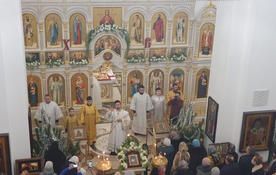 В ночь Рождества Христова в храме Сретения Господня Духовно-православного центра 