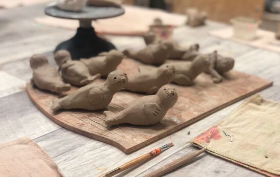 Сегодня в стенах Православной Артели состоялась серия творческих мастер-классов по художественной деревообработке и керамике. 