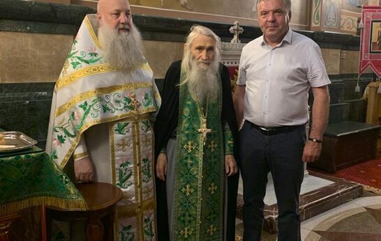 Схиархимандрит Илий (Ноздрин) молился за Богослужением в храме Александра Невского города Краснодара. 