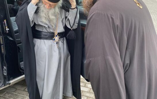 Cхиархимандрит Илий (Ноздрин) молился за Божественной Литургией Преждеосвященных даров в Покровском соборе Астрахани