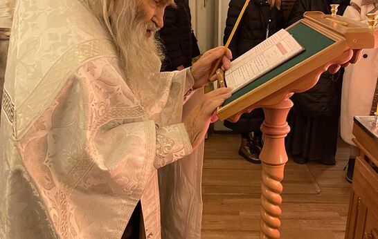 Cхиархимандрит Илий (Ноздрин) возглавил заупокойное вечернее Богослужение (Парастас) в Богоявленском храме города Козельска.