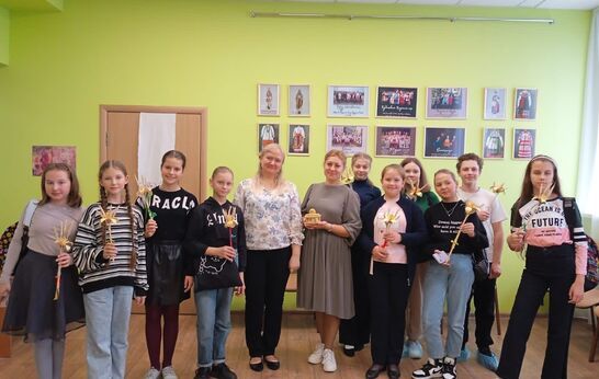 Участники  образцового фольклорного ансамбля «Благодать» посетили Вятский Посад