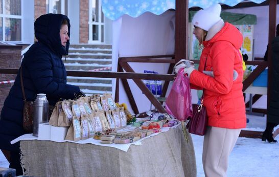 В рамках праздника в честь Сретения Господня на главной площадке Духовно-православного центра «Вятский Посад» была организована ярмарка мастеров народных ремесел