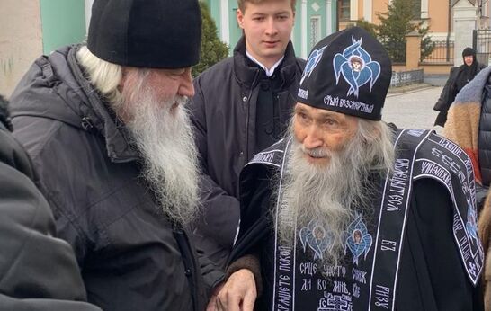 Схиархимандрит Илий (Ноздрин), возглавил чтение канона Андрея Критского в Казанском храме Введенской Оптиной Пустыни.