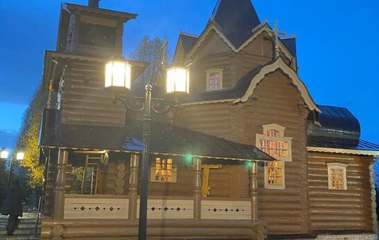 В канун Дмитриевской родительской субботы схиархимандрит Илий (Ноздрин) совершил заупокойное вечернее Богослужение (Параста́с) в Скиту Серафимо-Дивеевского монастыря.