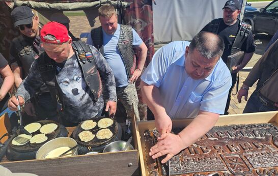 Гости фестиваля «Традиции Святой Руси» отведали самый известный русский пряник.
