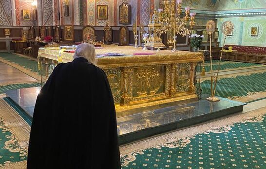 Схиархимандрит Илий (Ноздрин) принял участие в Божественной Литургии, в Александро-Невском кафедральном соборе.