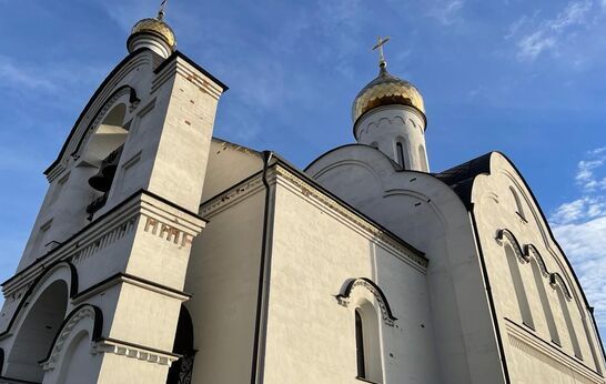 Cхиархимандрит Илий (Ноздрин) возглавил Божественную Литургию в женской общине жён мироносиц в Клыково.