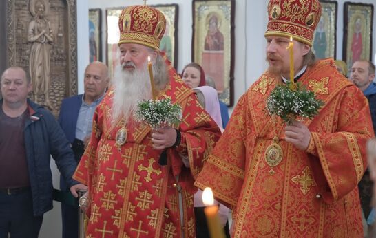 Митрополит Орловский и Болховский Тихон совершил Богослужение в храме Сретения Господня. 