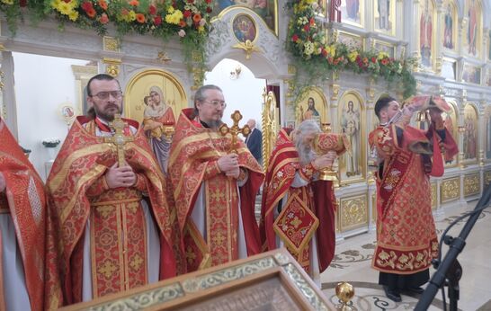 Схиархимандрит Илий (Ноздрин) возглавил Богослужение в храме Сретения Господня.