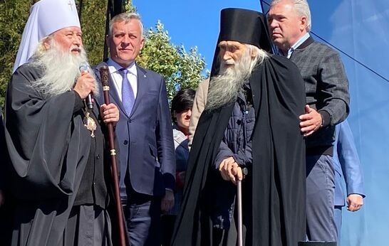 Родник абсолютной чистоты! Источающий свет и святость! Истинный монах. Надежда и опора православных христиан по всему миру. Наш батюшка Илий.