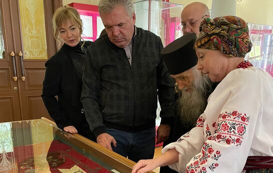 Схиархимандрит Илий (Ноздрин) и Геннадий Николаевич Цурков побывали в музее имени Е. Д. Фелицына.