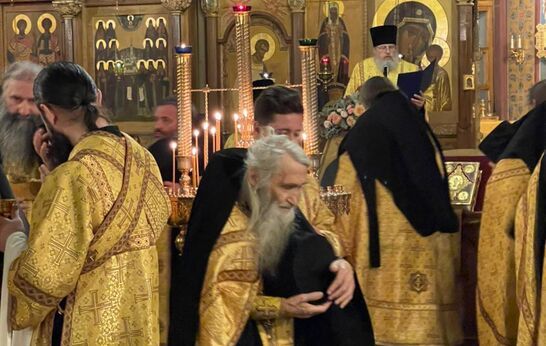 Батюшка Илий принял участие в Богослужении в Оптиной Пустыни.