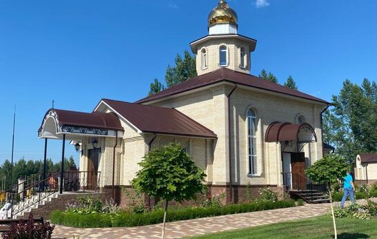 В престольный праздник в малом храме в честь 12-ти Апостолов схиархимандрит Илий (Ноздрин), совершил Богослужение.