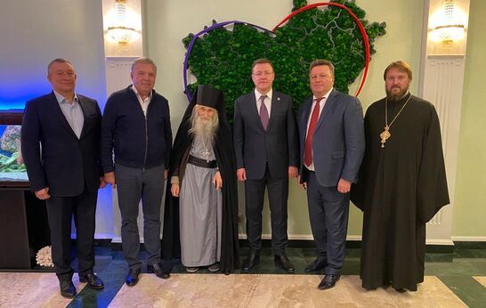 Схиархимандрит Илий (Ноздрин) и руководитель проекта 