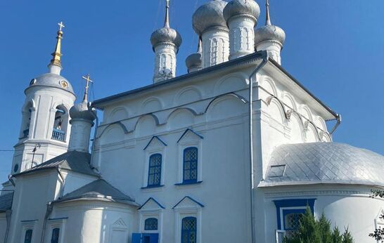 Схиархимандрит Илий (Ноздрин) сослужил митрополиту Орловскому и Болховскому Тихону в день памяти апостолов Петра и Павла.