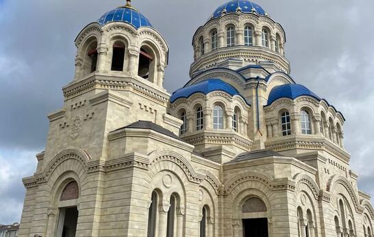 Схиархимандрит Илий (Ноздрин) и Геннадий Николаевич Цурков посетили Никольскую школу города Михайловска.