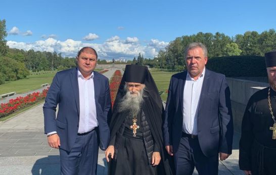 Схиархимандрит Илий (Ноздрин) почтил память всех жителей и защитников города, погибших в годы блокады