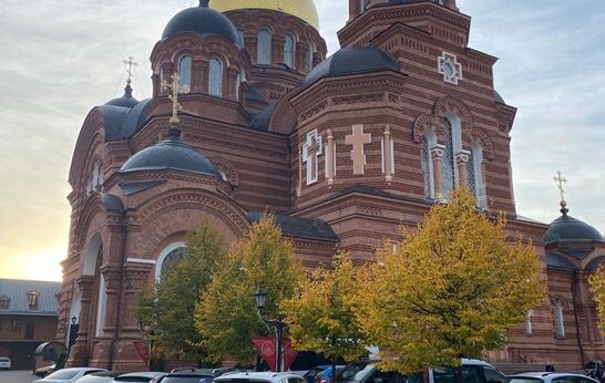 В праздник И́верской иконы Божией Матери схиархимандрит Илий (Ноздрин) совершил Богослужение в Свято-Екатерининском кафедральном соборе.