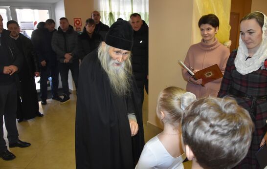 Схиархимандрит Илий (Ноздрин), 25 декабря посетил Орловскую православную гимназию имени Преподобного Алексея. 