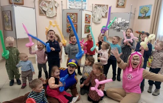 Дождливая погода – не помеха для радостных встреч и весёлых игр!