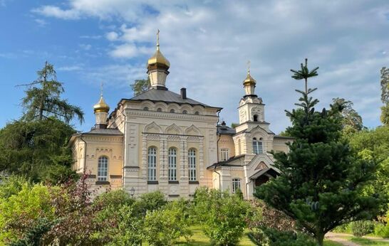 В празднование рождества святого Пророка Иоанна Предтечи схиархимандрит Илий принял участие в совершении Литургии в Оптиной Пустыни.