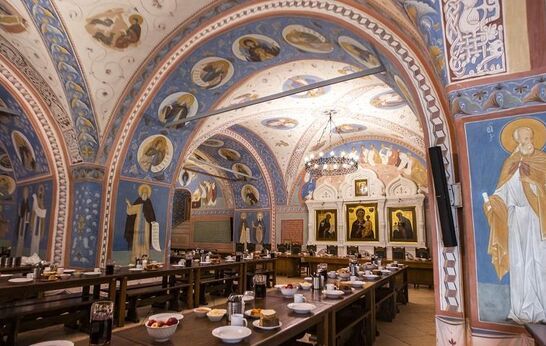 Что едят монахи в Троице-Сергиевой лавре и какие продукты производят?