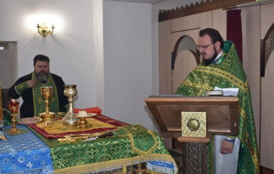 Что означают такие слова, как «солея», «иконостас», «потир»?