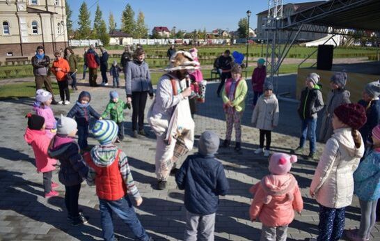 7 октября в Вятском Посаде прошел детский праздник «Волшебник Изумрудного города»