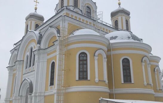 Батюшка Илий посетил строительство Троицкого собора в Санкт-Петербурге