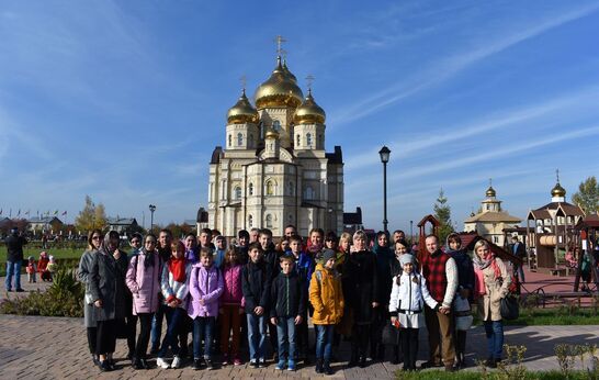 Учащиеся школы №38 побывали на празднике Покрова Пресвятой Богородицы в Вятском Посаде