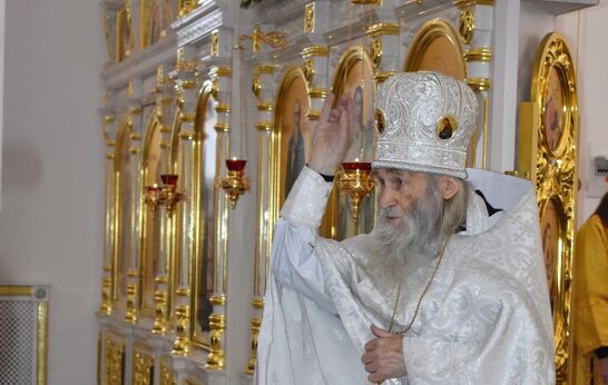 Праздничная Божественная литургия в день Сретения Господня
