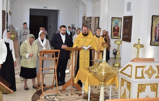 В храме Сретения Господня был отслужен молебен на начало рабочей недели