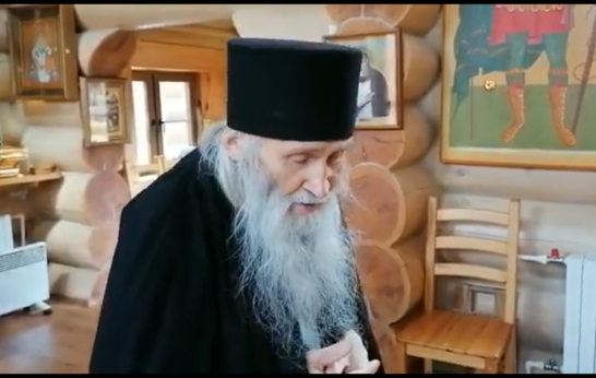 Схиархимадрит Илий (Ноздрин) поздравил всех педагогов, учащихся, и работников Православной гимназии.