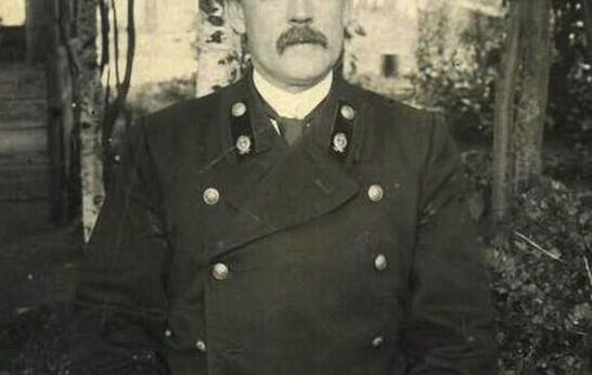 Он написал песню Священная война