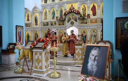 Богослужение в храме Сретения Господня во второй день Фестиваля «Традиции Святой Руси».