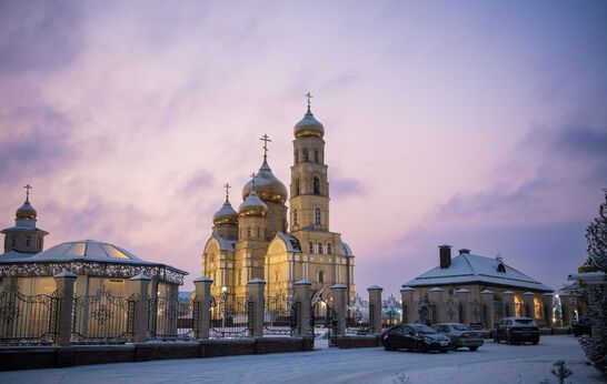 Владыка Тихон совершил Литургию в престольный праздник Сретения Господня в «Вятском Посаде».